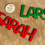 Namensschild aus Holz für das Kinderzimmer in Künstlerschrift - besonderlich.de -Baby Namensschild