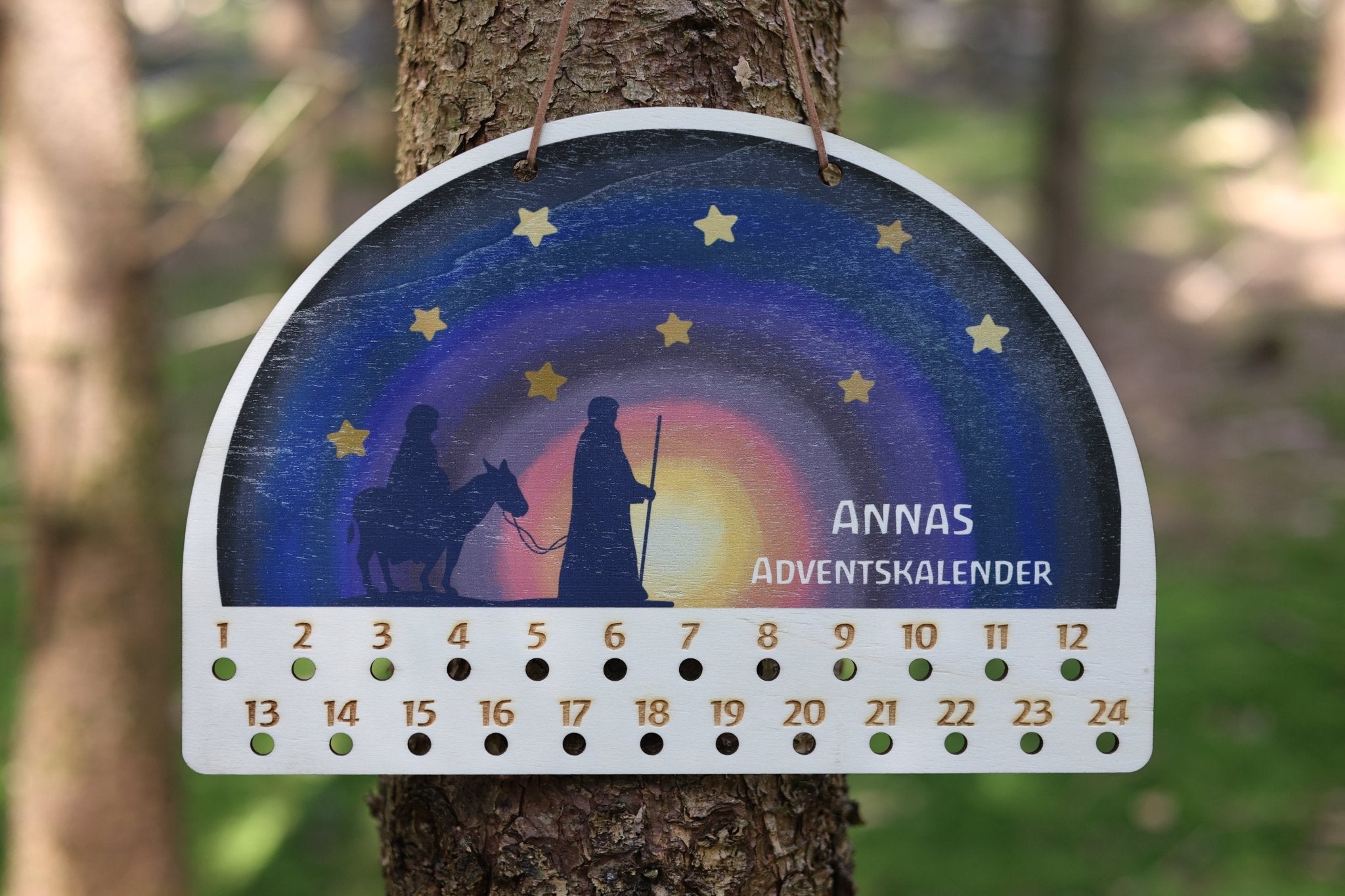 Adventskalender "Weg zur Krippe" lila - besonderlich.de - Adventskalender aus Holz