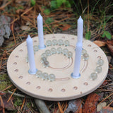 Adventskranz mit Holzkugeln und Kerzen - besonderlich.de - Adventskalender alternative
