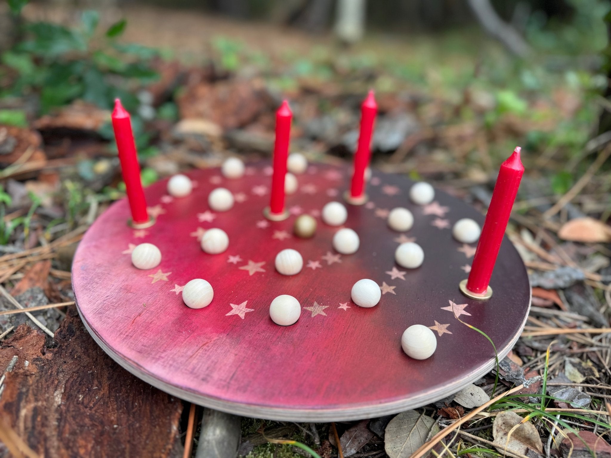 Adventsspirale mit Holzkugeln und Kerzen - besonderlich.de - Adventskalender alternative