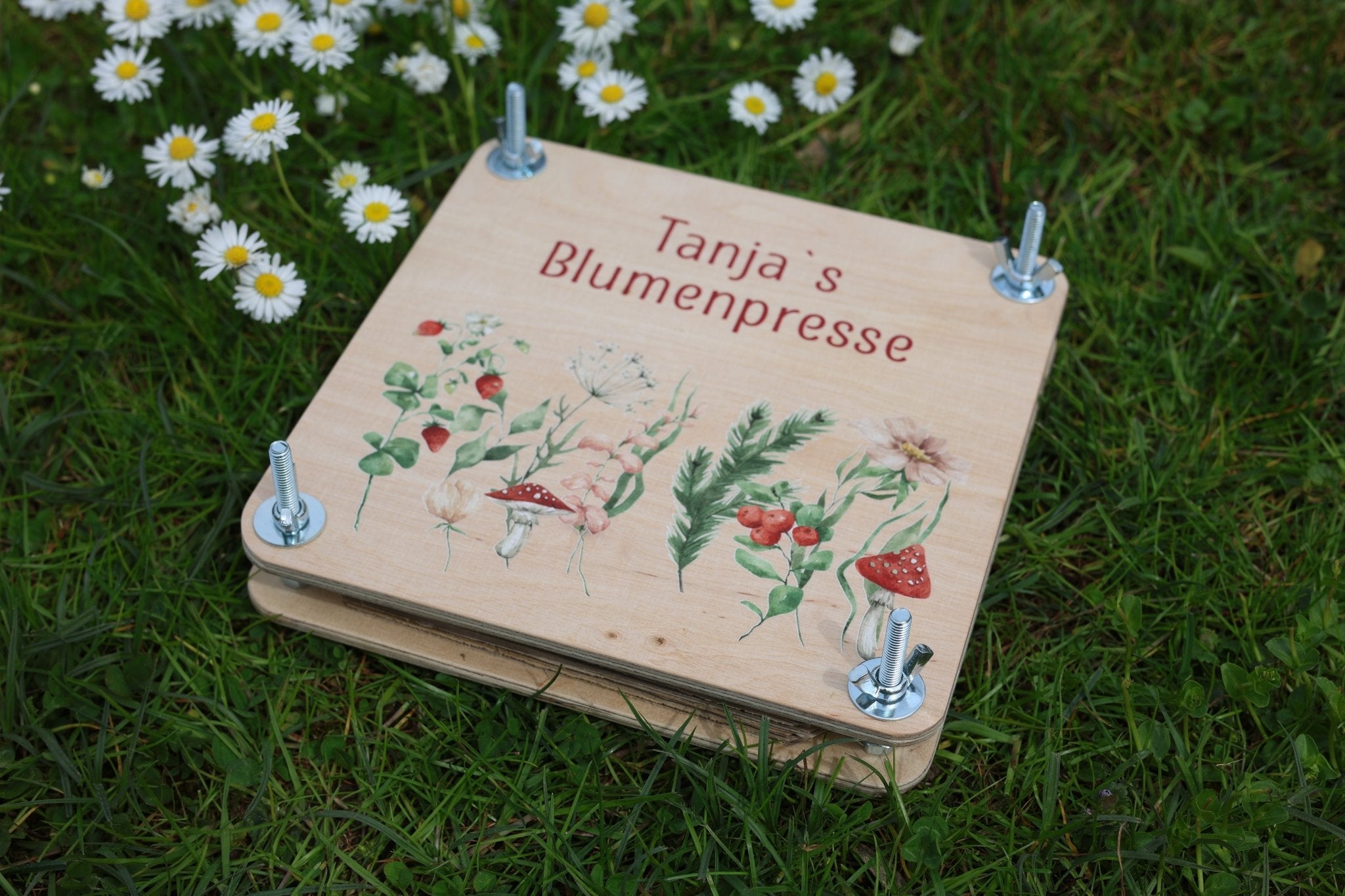 Blumenpresse Wald mit Namen - besonderlich.de - Bastelidee Frühling