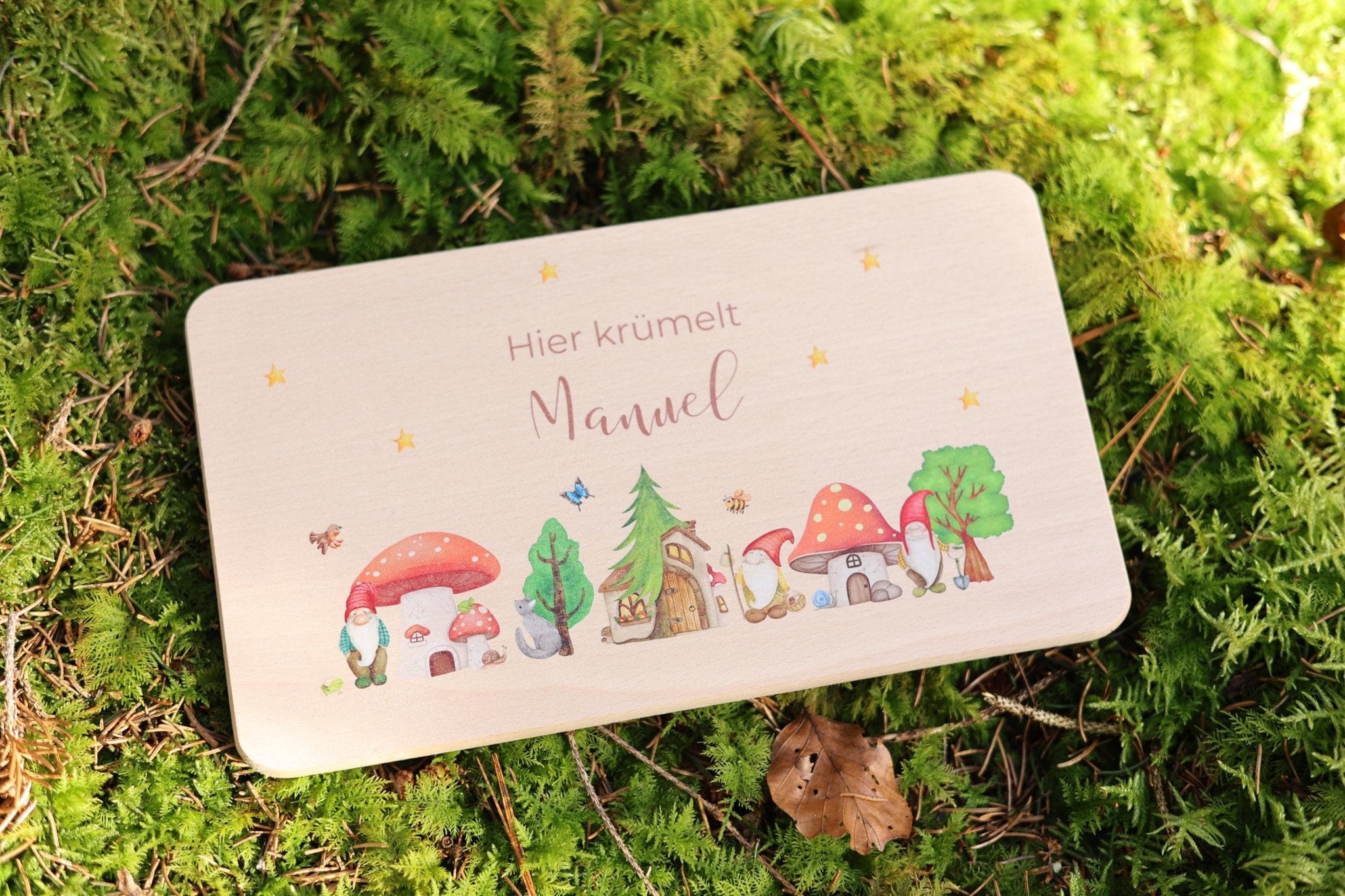 Brettchen Wichtel personalisiert - besonderlich.de - Babygeschenk