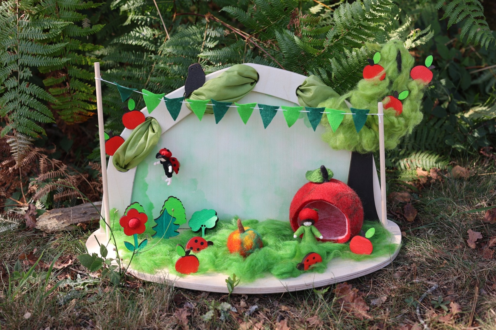 Jahreszeitentisch Wandelzeit - besonderlich.de - Dekoration Jahreszeitentisch