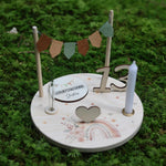 Personalisierter Geburtstagsteller mit Vase und Kerze Regenbogen - besonderlich.de - Boho