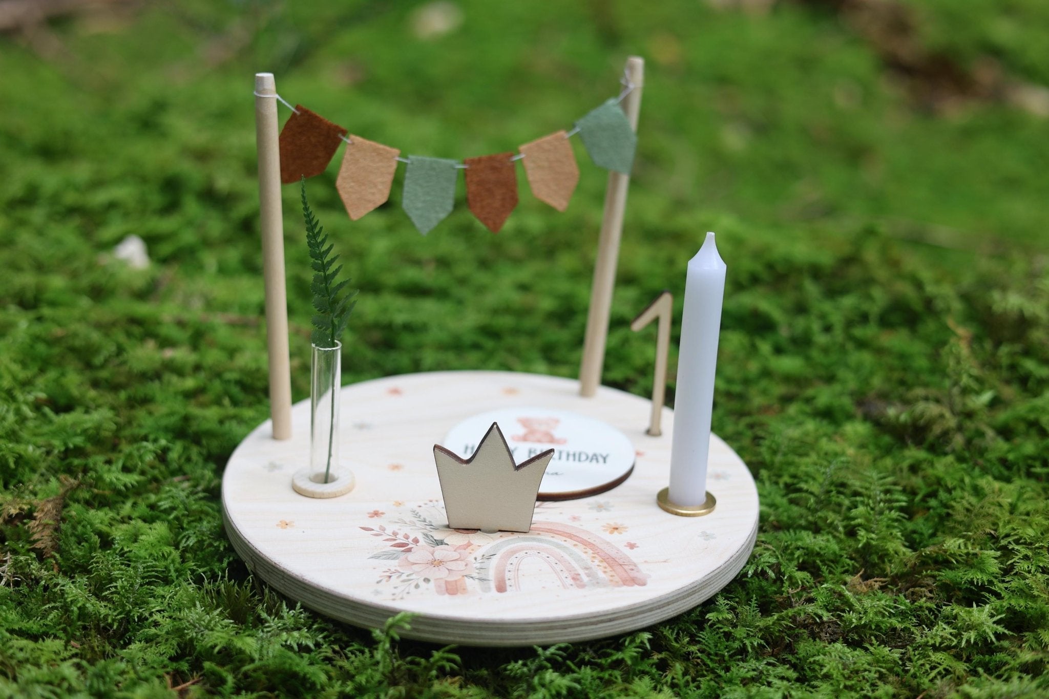 Personalisierter Geburtstagsteller mit Vase und Kerze Regenbogen - besonderlich.de - Boho