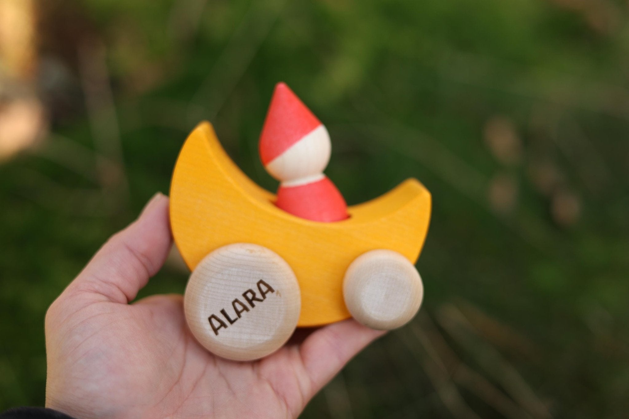 Schiebespielzeug Mond und Tropfen personalisiert - besonderlich.de - educational toys