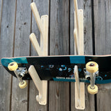 Skateboardhalter für die Wand - besonderlich.de - Holzhalterung für Skateboards