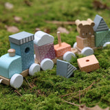 Spielzug mit Bauklötzen personalisiert - besonderlich.de - Babygeschenke