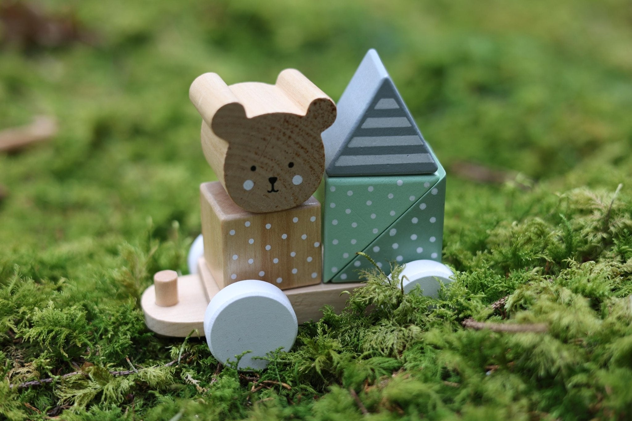 Spielzug mit Bauklötzen personalisiert - besonderlich.de - Babygeschenke