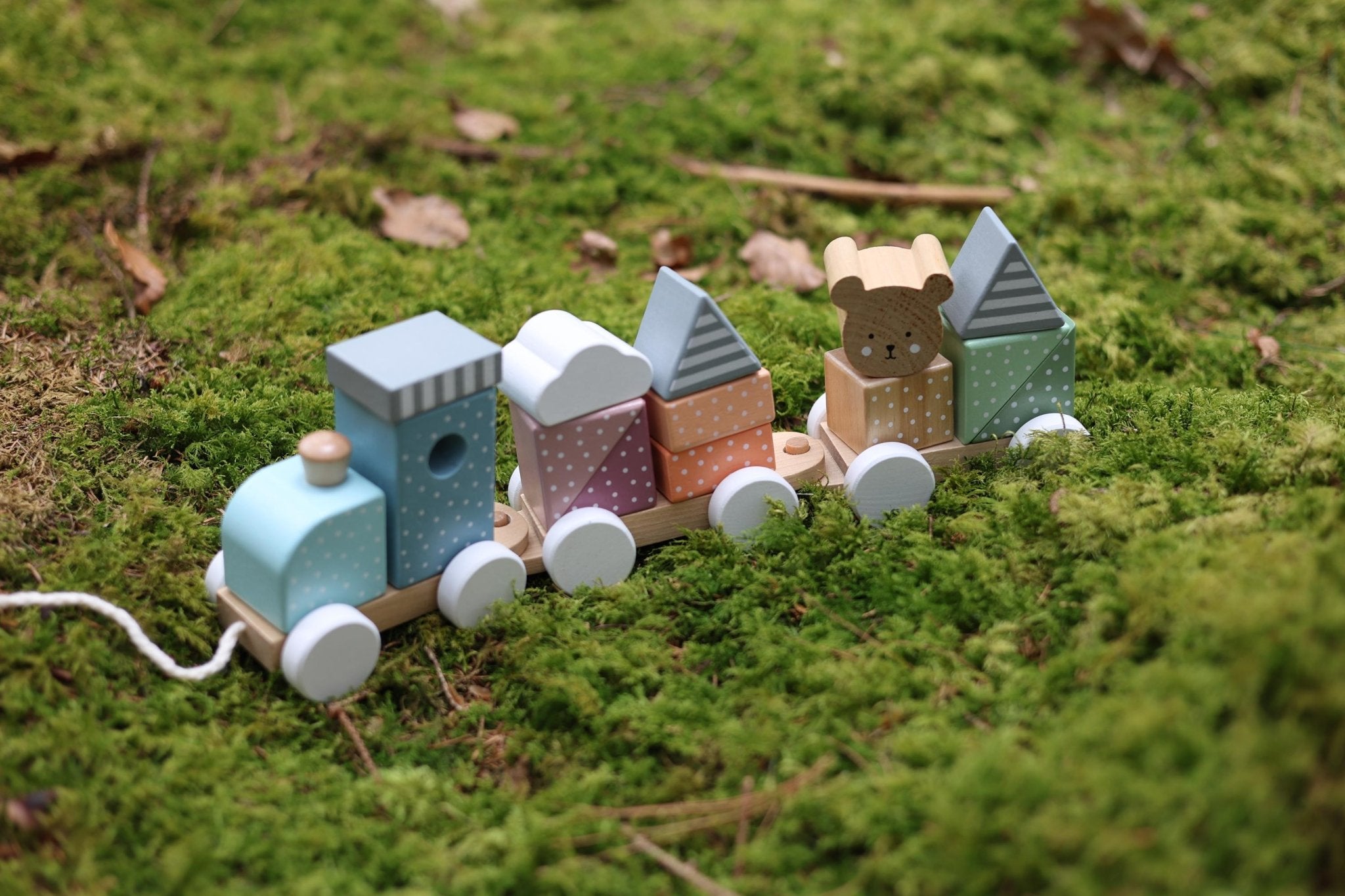 Spielzug mit Bauklötzen personalisiert - besonderlich.de - Babygeschenke