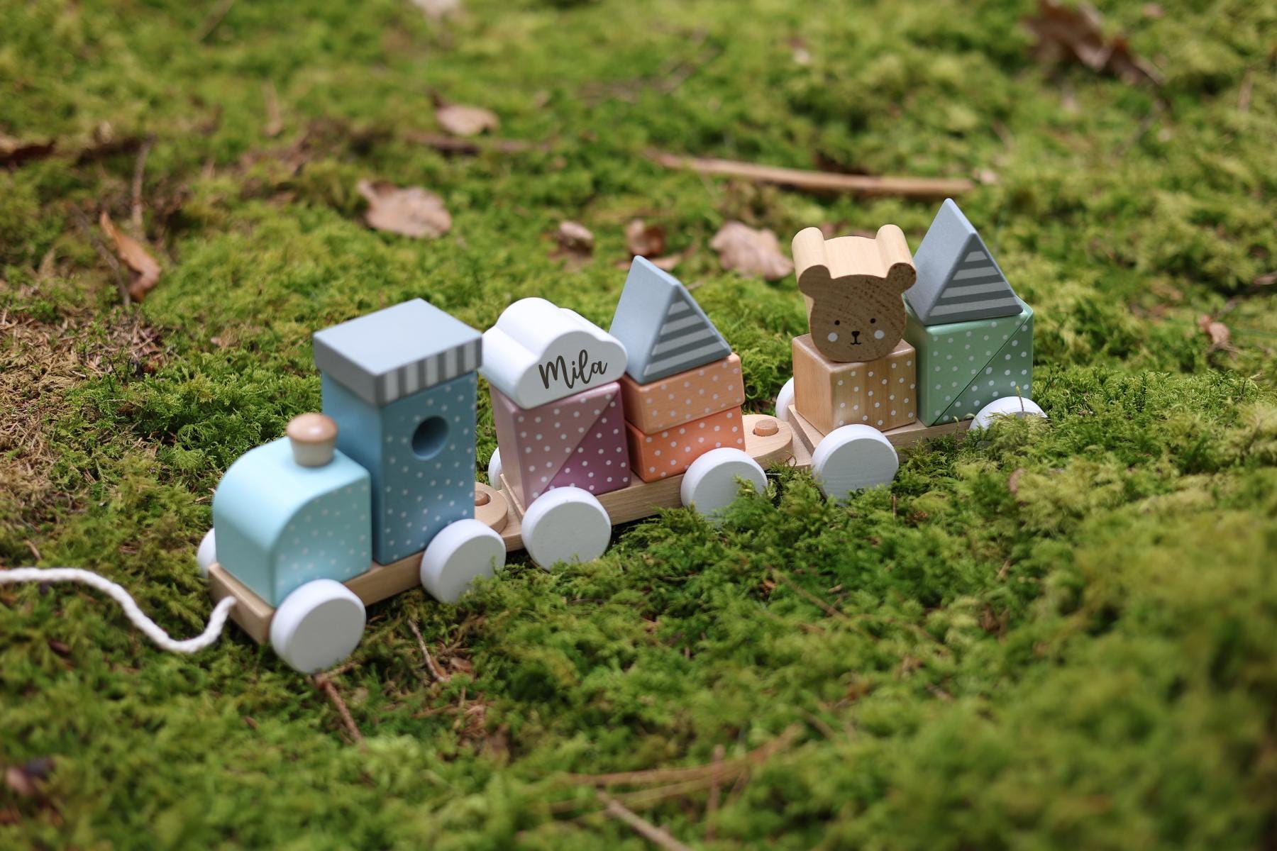Spielzug mit Bauklötzen personalisiert - besonderlich.de - Babygeschenke