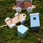 Spielzug mit Bauklötzen personalisiert - besonderlich.de - Babygeschenke