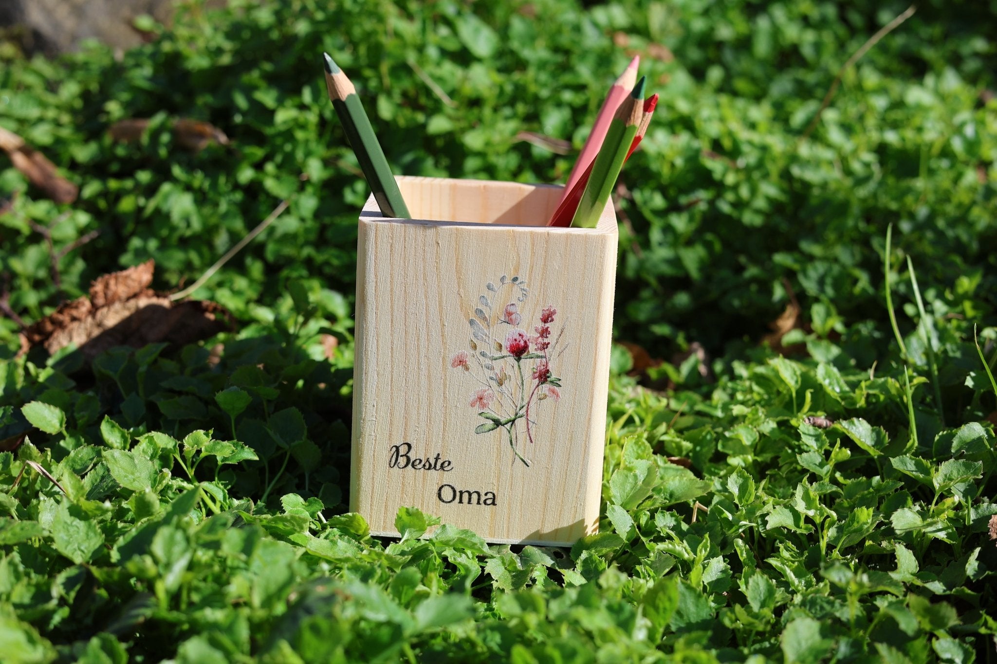 Stiftebecher personalisiert Blumenstrauß rot - besonderlich.de - besonderes Muttertagsgeschenk