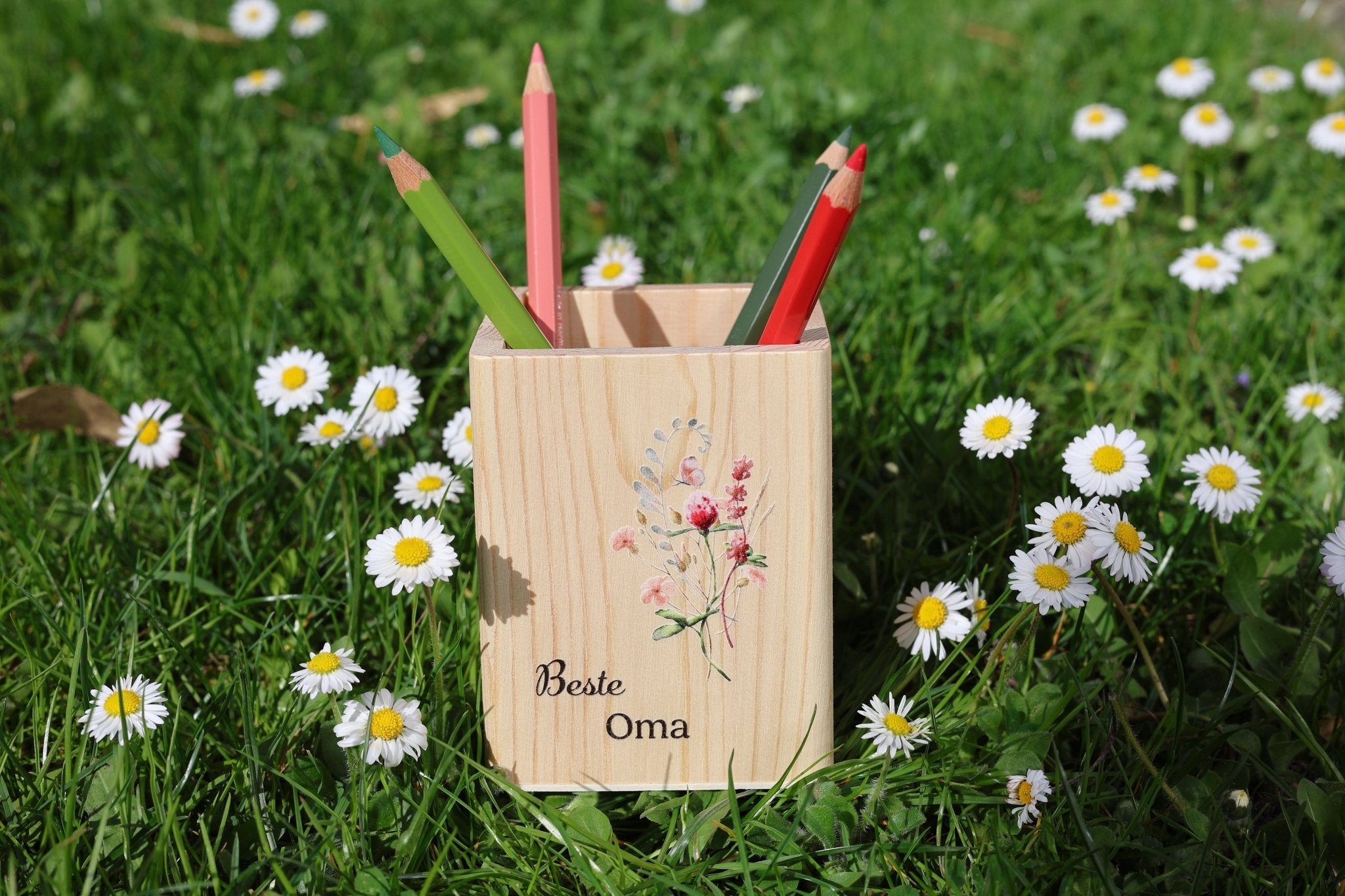 Stiftebecher personalisiert Blumenstrauß rot - besonderlich.de - besonderes Muttertagsgeschenk