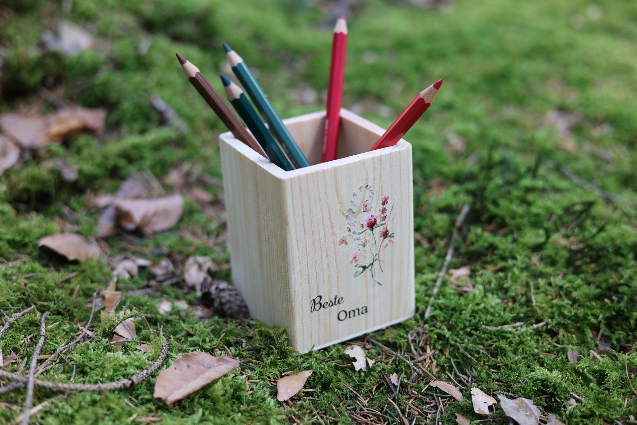 Stiftebecher personalisiert Blumenstrauß rot - besonderlich.de - besonderes Muttertagsgeschenk