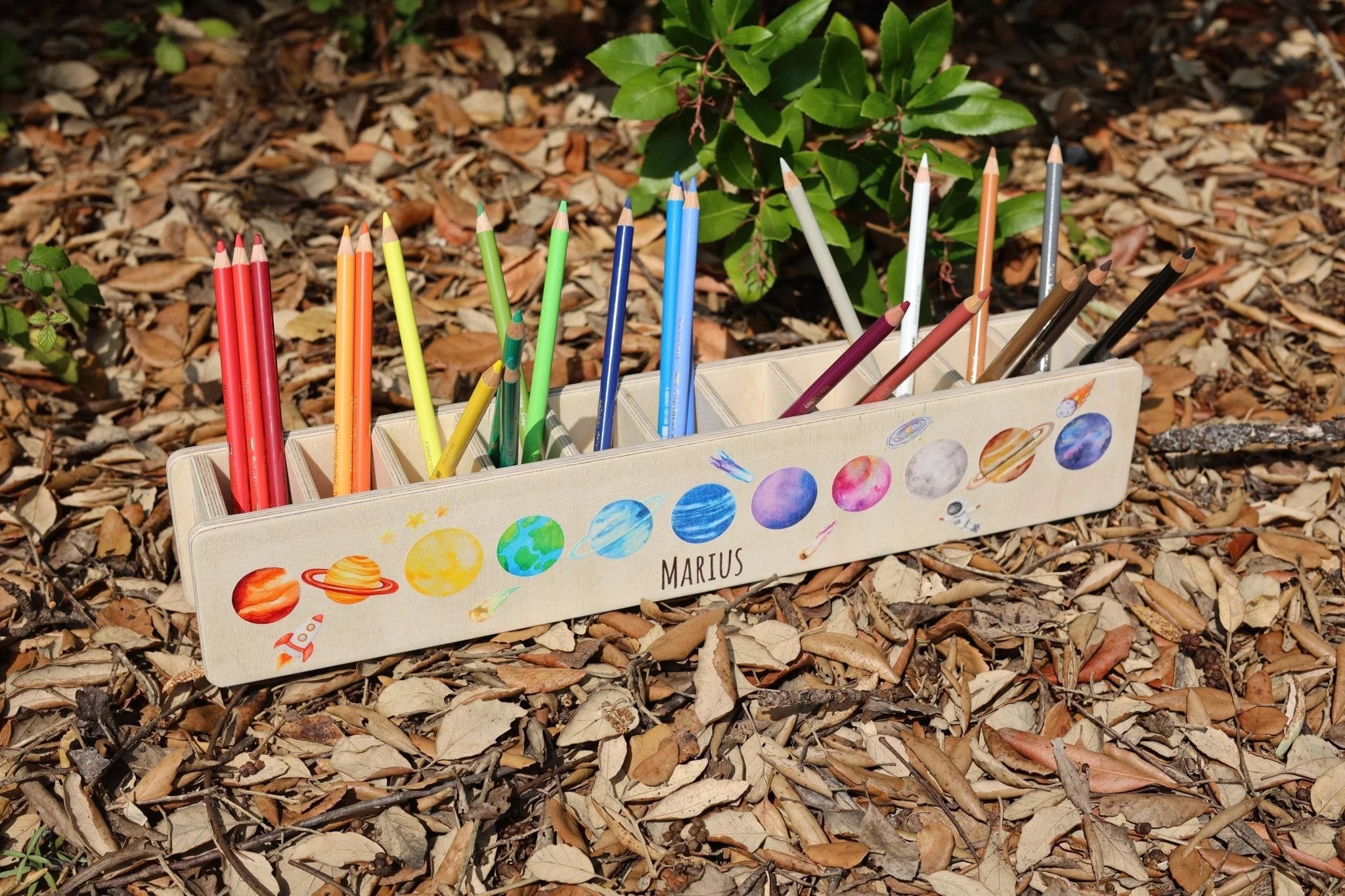 Stifteheld Planeten - besonderlich.de - Einschulung geschenk