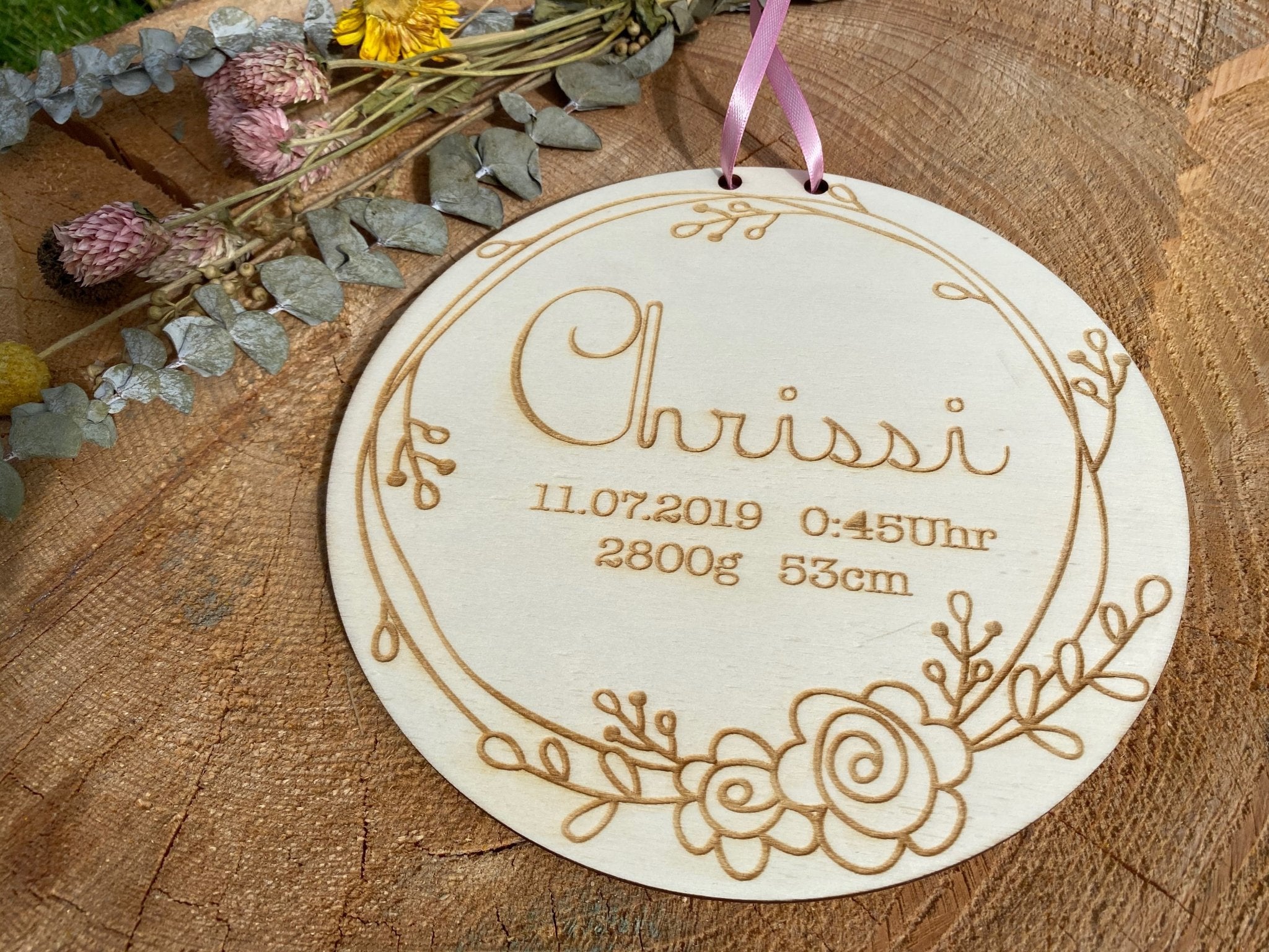 Geburtstafel "Chrissi" aus Holz - besonderlich.de -Baby Namensschild
